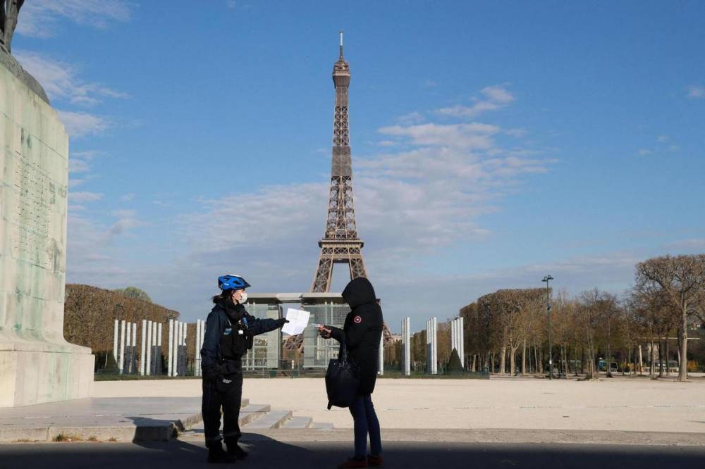 Covid-19: La France se dirige vers la levée de l’obligation du masque en extérieur