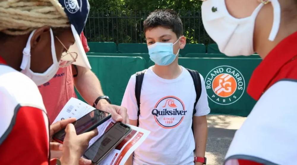 Roland-Garros inaugure le pass sanitaire : "L'ambiance va être plus sympa"
