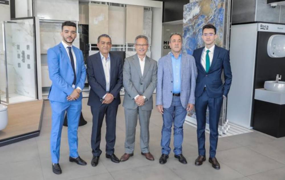 En partenariat avec Roca Maroc, le groupe Carrelage Athènes lance à Tanger un nouveau showroom dédié aux produits de la salle de bain et carrelages