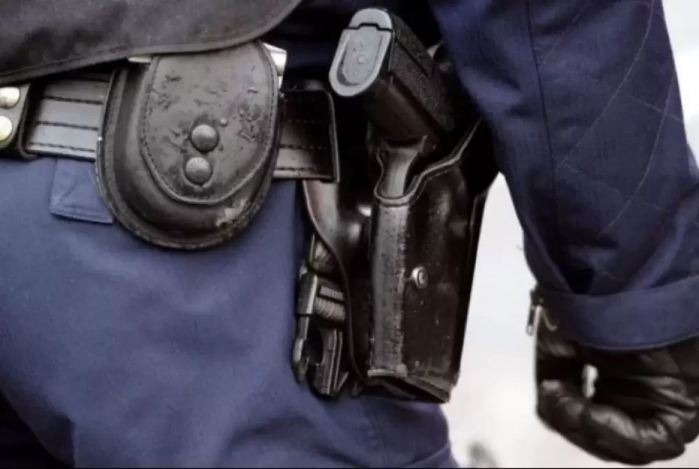 Fès: Des policiers sortent leurs armes de service pour appréhender des individus menaçants