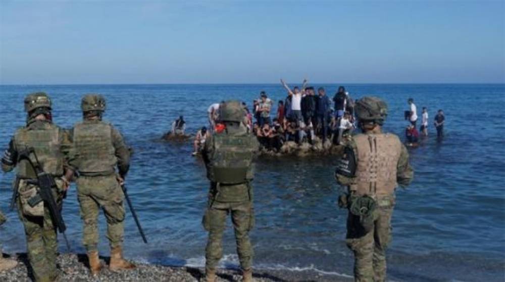 Pointée du doigt à Ceuta, l’armée espagnole spécifie les interventions de ses soldats