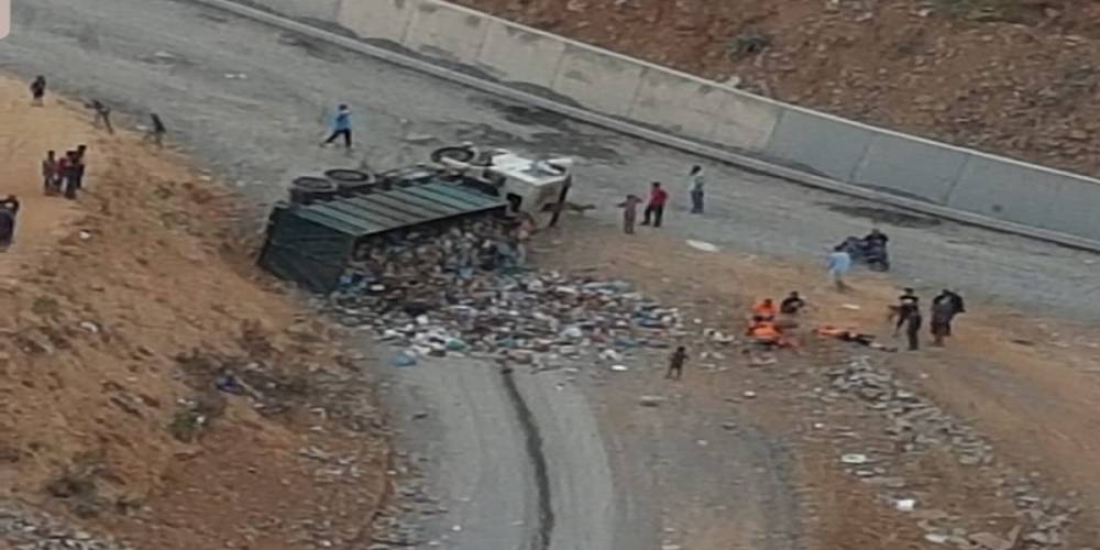 Rabat: un camion à ordures se renverse, trois blessés