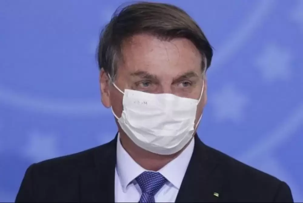 Brésil: Un faux contrat de vaccins menace le président Jair Bolsonaro