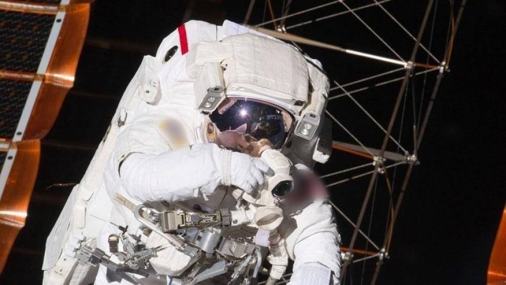 Chine: lancement de la première mission habitée pour construire une station spatiale