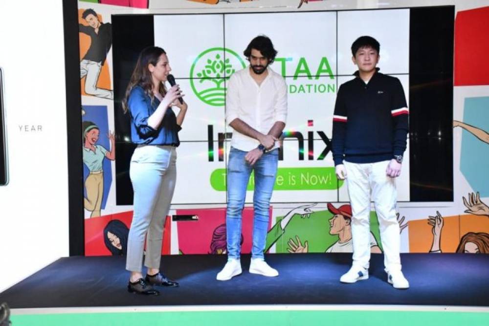 Une exposition artistique caritative de joseph Ouechen Initiée par Ataa Foundation et Infinix Mobility