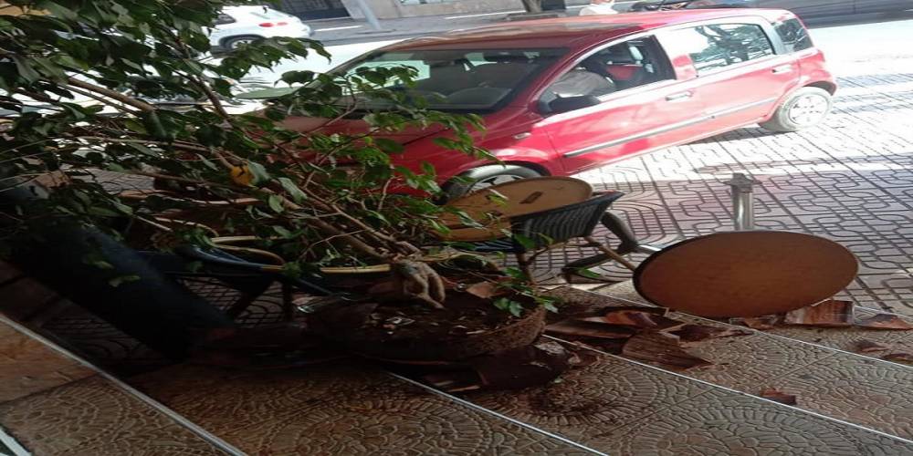 Kénitra: une voiture fonce sur la terrasse d’un café