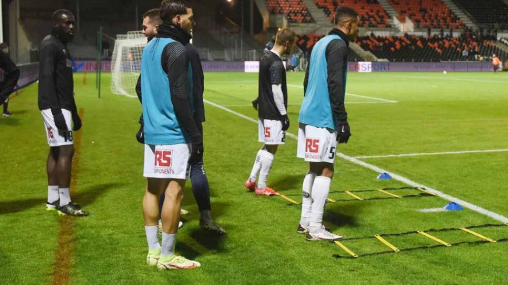 Foot: les 5 changements par équipe et par match "validés définitivement"