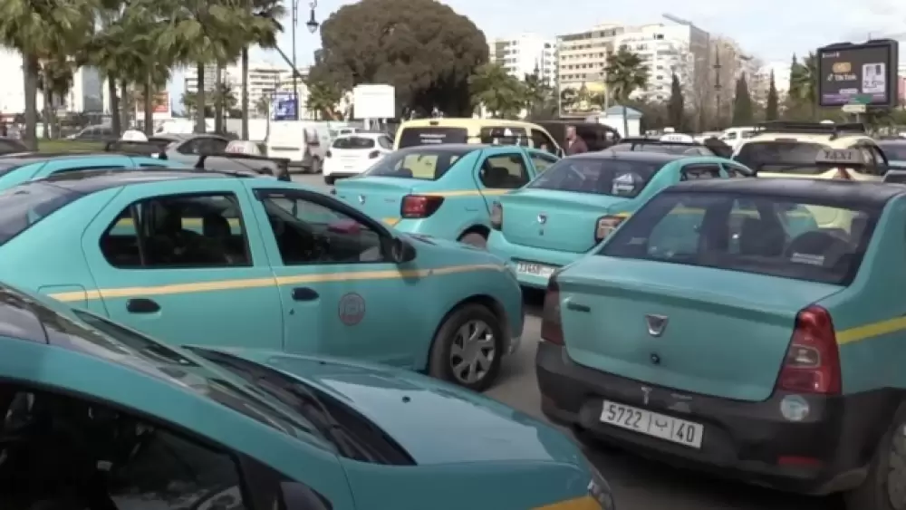 À Tanger, les petits taxis augmentent leurs tarifs: les autorités disent niet