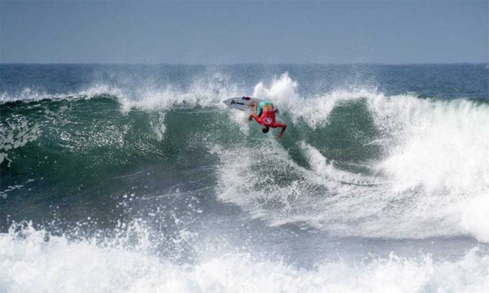 Championnat du monde de Surf : cinq riders marocains éliminés, Teva Bouchgua encore en lice