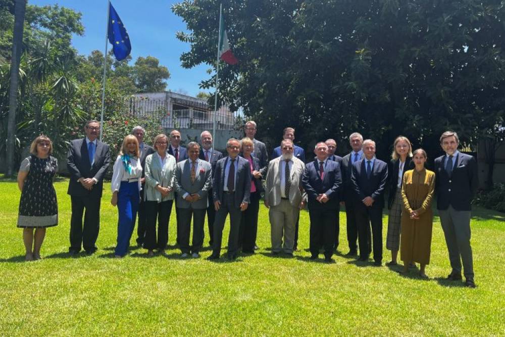 En présence de Mehdi Qotbi, cérémonie chez l’Ambassadeur d’Italie et hommage européen à S.M. Mohammed VI