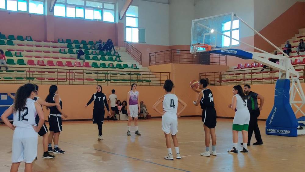 Division Excellence de basket dames: Le Kawkab Marrakech et le Majd Tanger qualifiés en finale