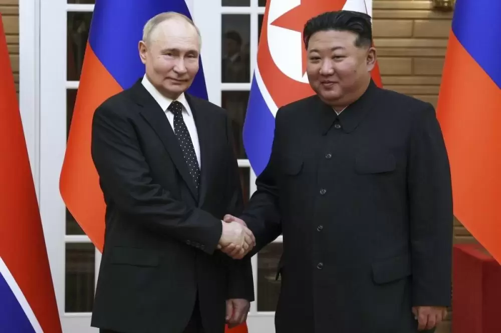 Kim Jong Un et Vladimir Poutine signent un accord d'assistance mutuelle en cas "d'agression"