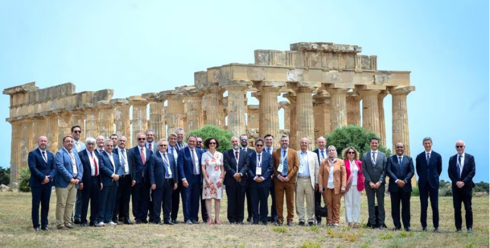 Le président de l’ANRE et le ministre italien de l’Énergie lancent le Forum des présidents des régulateurs de l’énergie méditerranéens