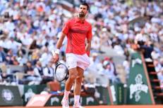 Tennis: Djokovic file en quarts avec une 100e victoire à Roland-Garros