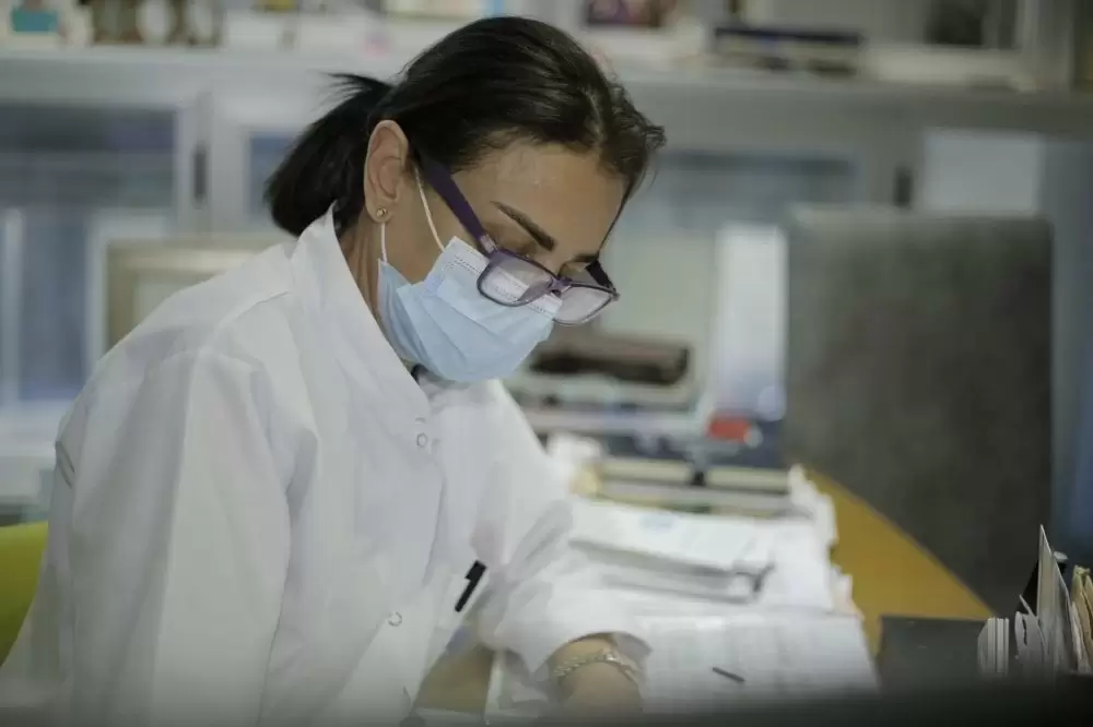 La biologiste marocaine Jinane Zouaki intègre l’Académie Ibéroaméricaine de Pharmacie