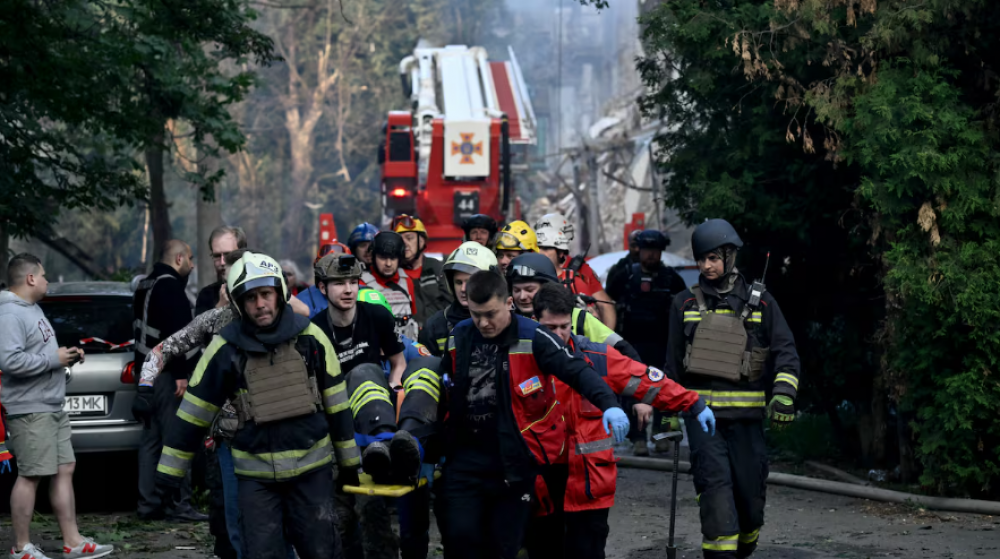 Ukraine: des frappes russes intenses sur Kiev font au moins 14 morts