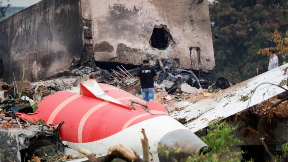 Inde: 208 victimes identifiées après le crash du vol d'Air India