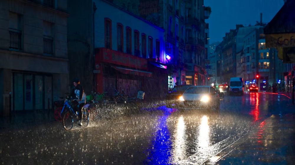 Intempéries en France: deux morts dans la tempête, la vigilance orange levée