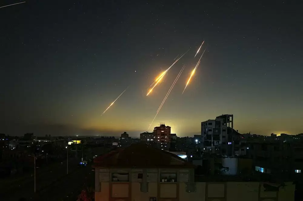 Israël-Iran : nouvel échange de frappes, vives inquiétudes de la communauté internationale