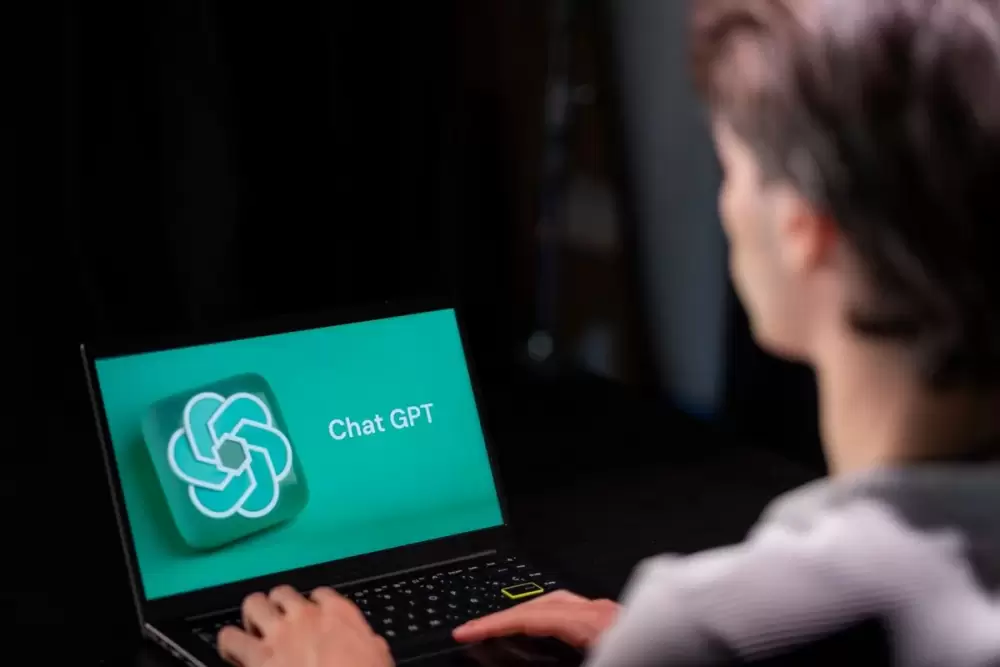 A force d'utiliser ChatGPT, cette étude affirme qu'on finit par parler comme un chatbot