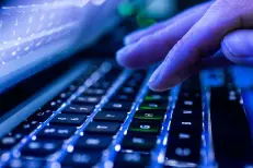 Cyberattaques : Après le vol de dizaines de millions de données, deux hackers de 15 et 22 ans mis en examen