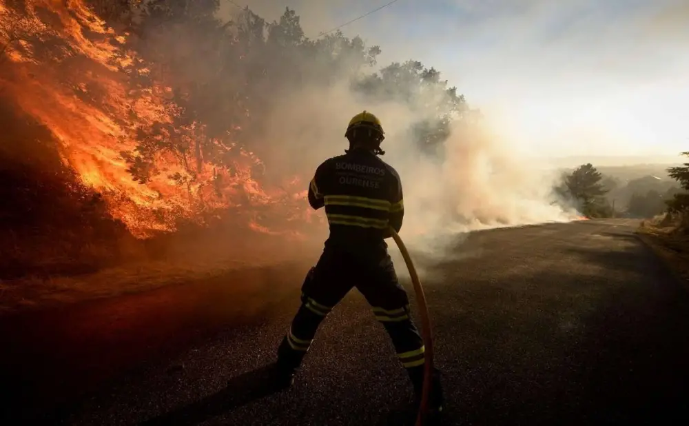 Espagne : Un incendie ravage près de 2.000 hectares à Huelva, 365 personnes évacuées