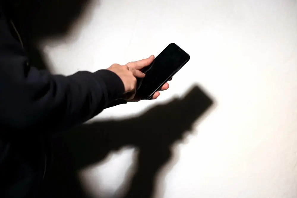 Le ministère de la Justice met en garde contre de faux SMS sur les amendes routières