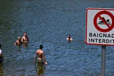 Canicule en France: le bilan monte à 55 décès par noyade, selon la ministre des Sports