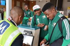 Visas, retard… les Bafana Bafana embarquent enfin pour le Mexique en vue du Mondial 2026