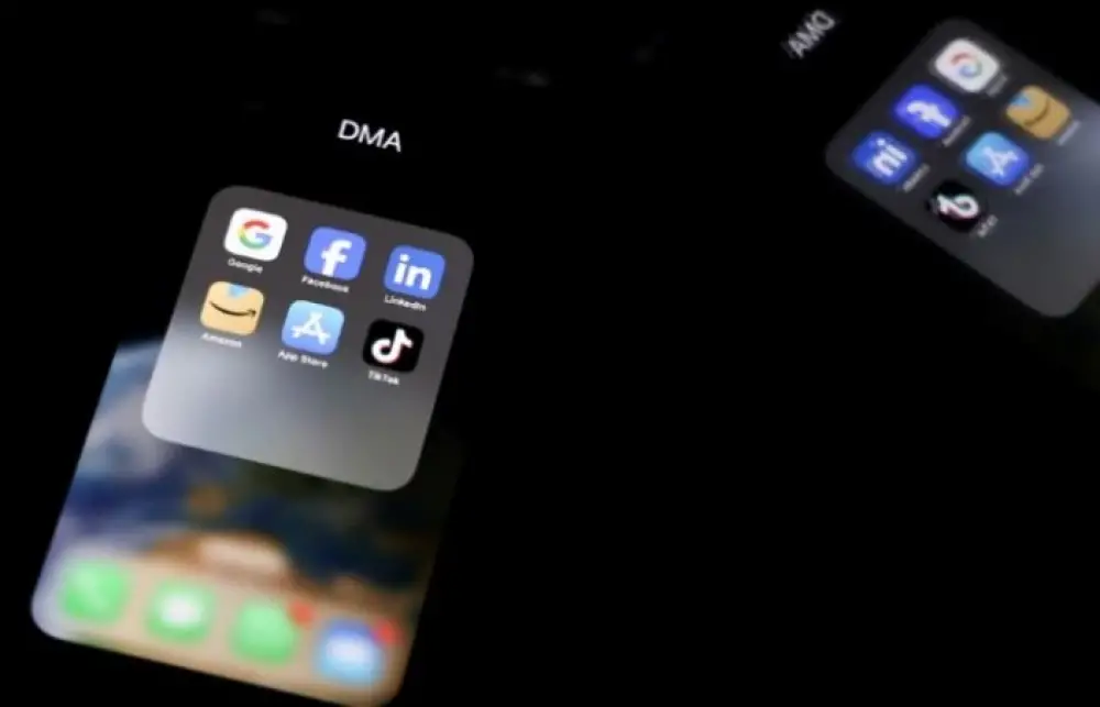 Les Émirats arabes unis interdisent à leur tour les réseaux sociaux aux moins de 15 ans