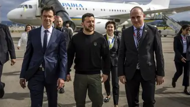 Zelensky propose une rencontre en tête-à-tête dans...