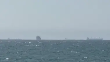 Trump affirme que des navires "commencent à sortir...