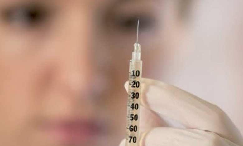 Vaccin anti-coronavirus : plus de 80 essais cliniques en cours