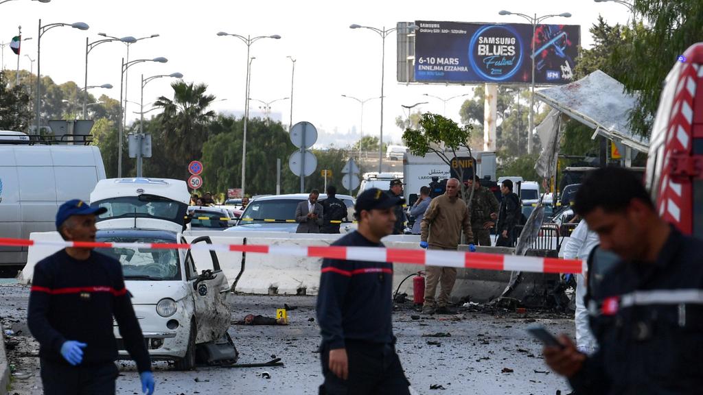 Tunis : attentat-suicide près de l'ambassade américaine, plusieurs blessés et trois morts