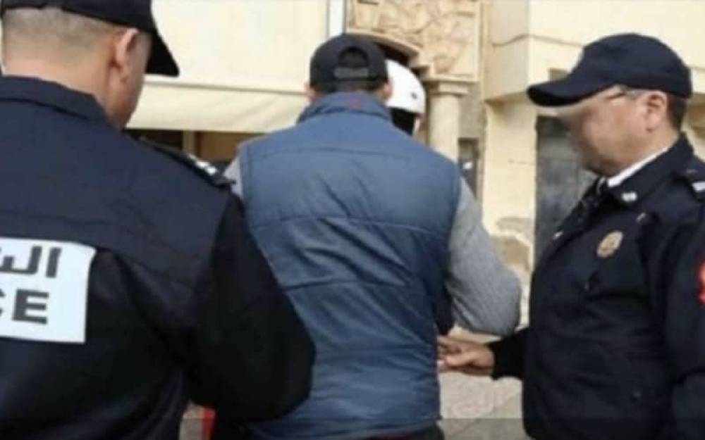 Le faux commissaire qui arnaquait les commerçants à Mehdia arrêté