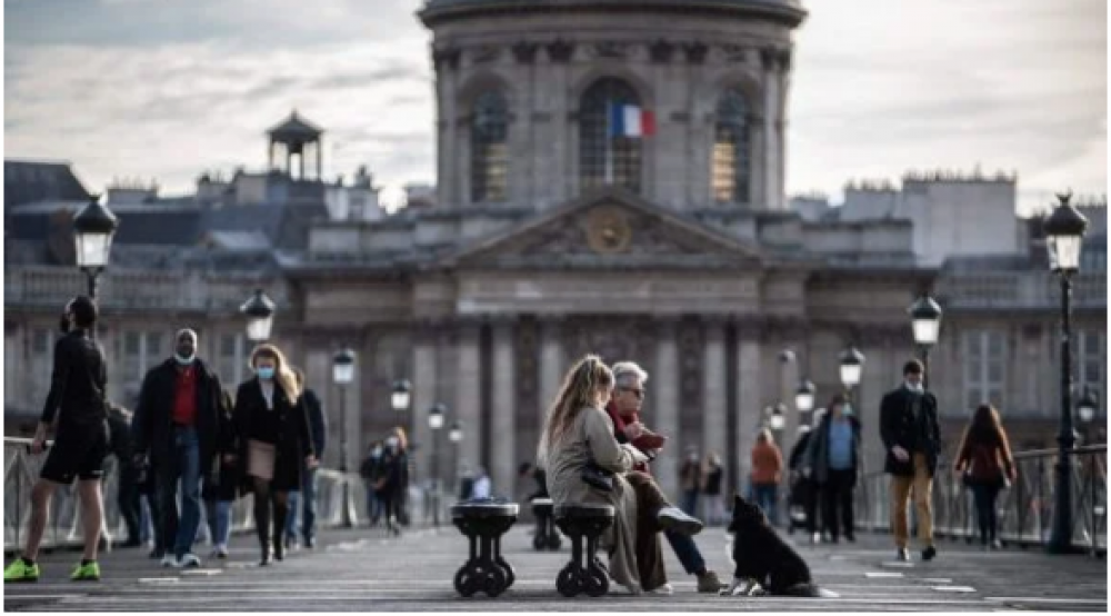 Coronavirus: Paris reconfinée pour un mois