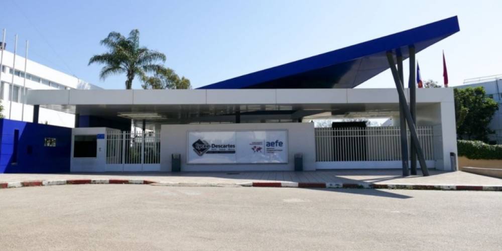 Covid : L'apparition d'un cluster pousse le lycée Descartes a fermé ses portes