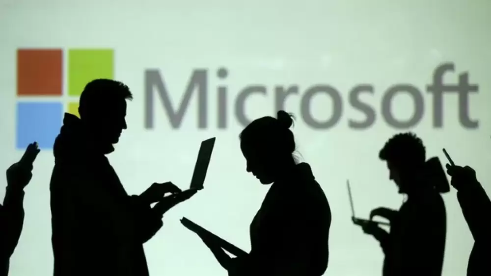 Microsoft mise sur les réunions par hologrammes