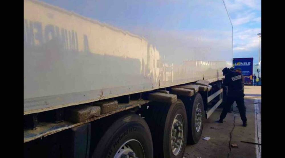 Agadir: Interpellation du chauffeur d’un camion et son fils avec 1 tonne et 40 kilos de haschich