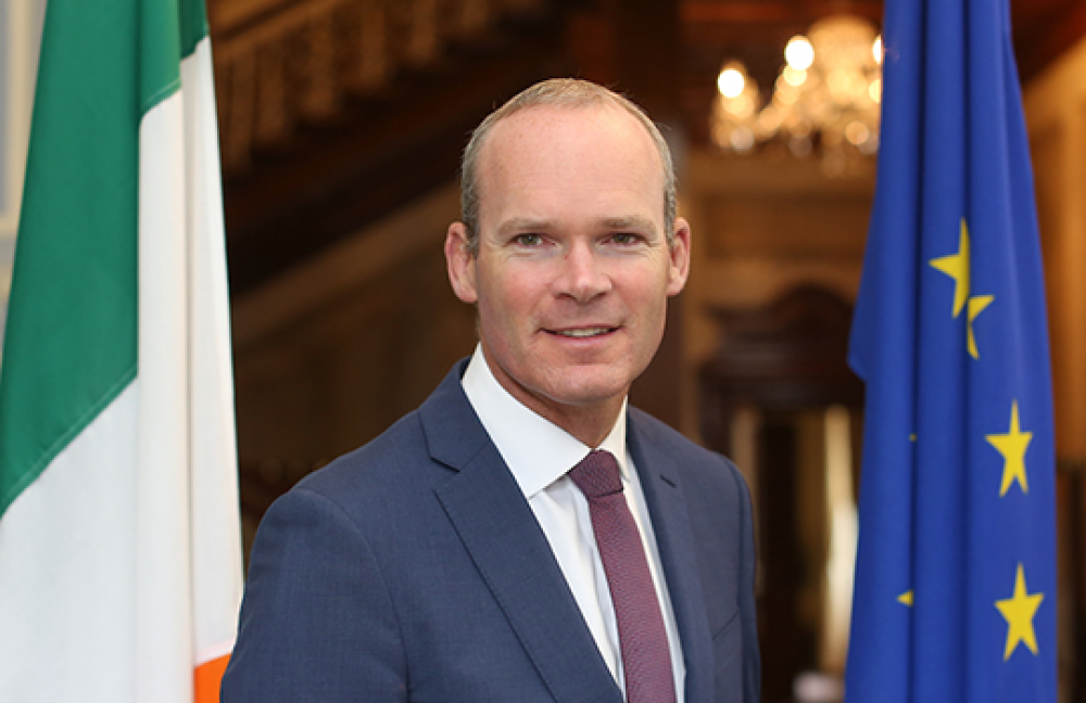 Le chef de la diplomatie irlandaise évacué après une alerte de sécurité à Belfast