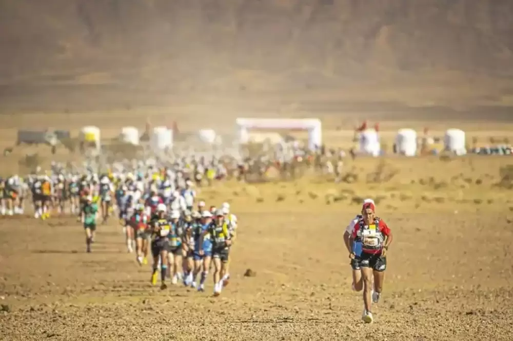 Marathon des Sables: Rachid El Morabity lâche du lest, son frère Mohamed et Aziz Yachou en profitent