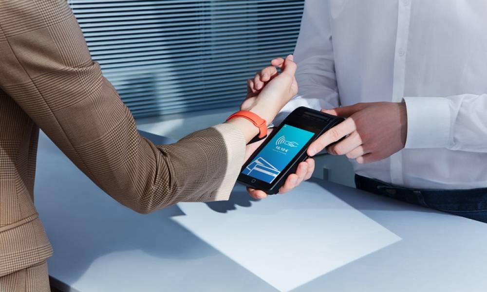 BMCI et VISA lancent le premier bracelet NFC au Maroc