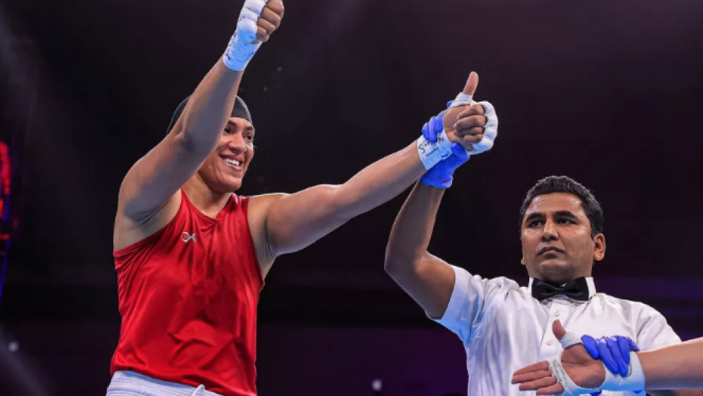 Casablanca: La boxeuse Khadija El Mardi accueillie en héroïne après son sacre mondial