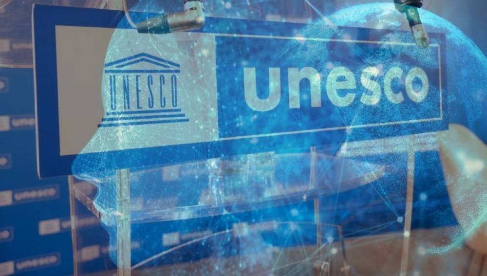 Intelligence artificielle : l’UNESCO appelle les gouvernements à mettre en œuvre sans délai le cadre éthique mondial