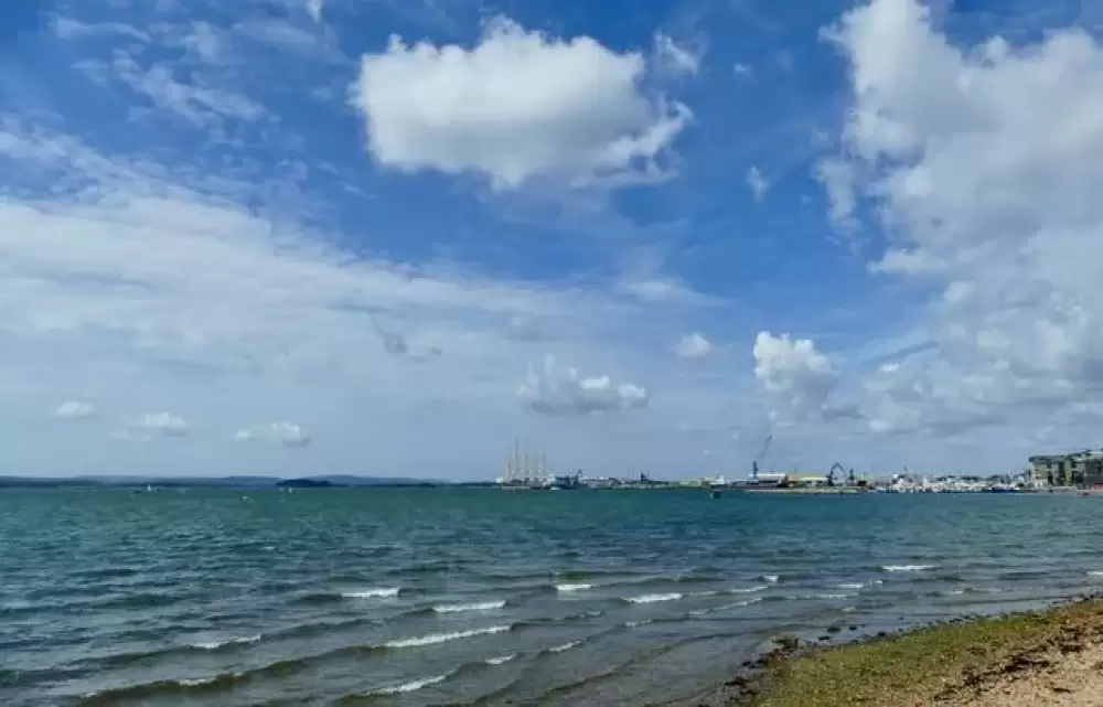 Angleterre : Le port de Poole Harbour touché par une fuite de pétrole