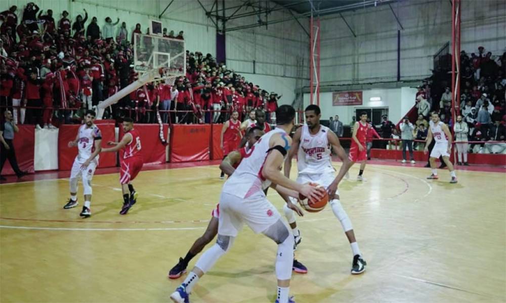 Basketball : le WAC remporte le derby face au Raja et s'approche des Play-Off