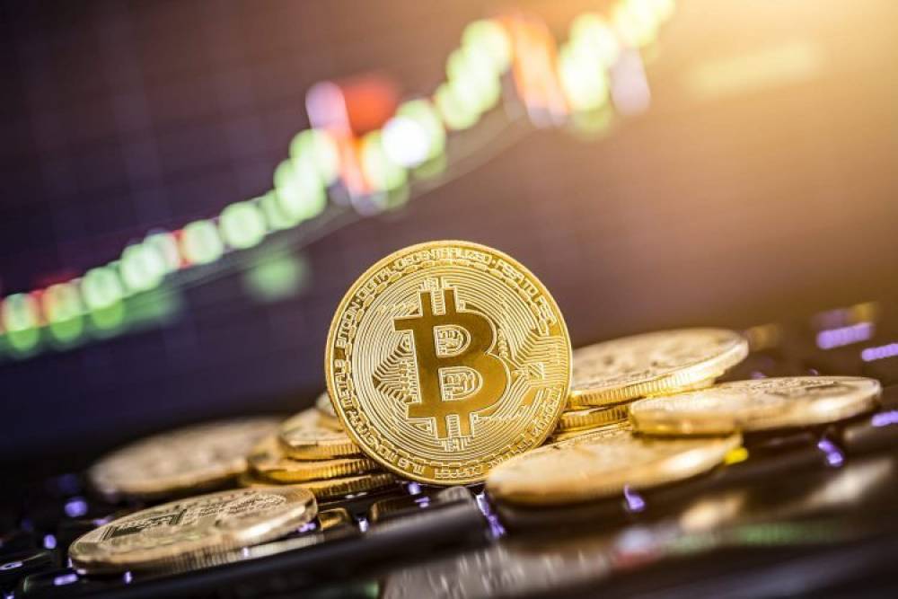 Le Bitcoin dépasse 72.000 dollars, un nouveau record