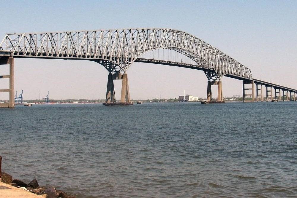 Etats-Unis : Un pont de Baltimore s'effondre, une vingtaine de personnes dans l'eau