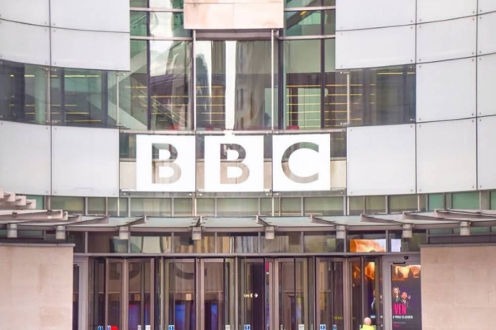 La BBC envisage de créer un département IA pour proposer un contenu plus personnalisé