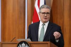 Royaume-Uni : Starmer écarte l’idée d’un choix entre les USA et l’UE